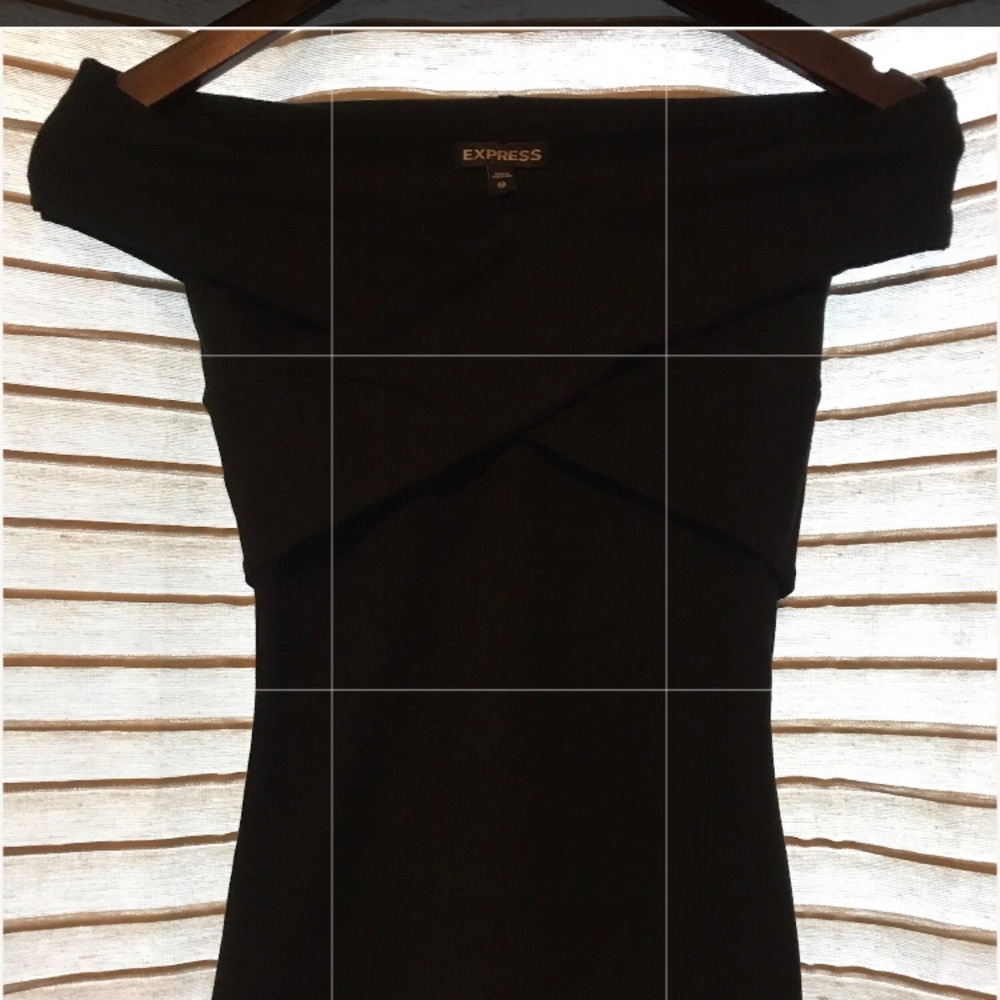 Express Crossover V-Neck !